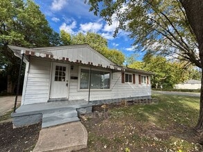 Building Photo - 5441 Bayside Dr