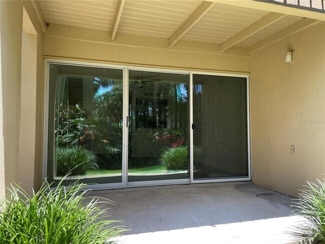 Foto del edificio - 586 Orange Dr