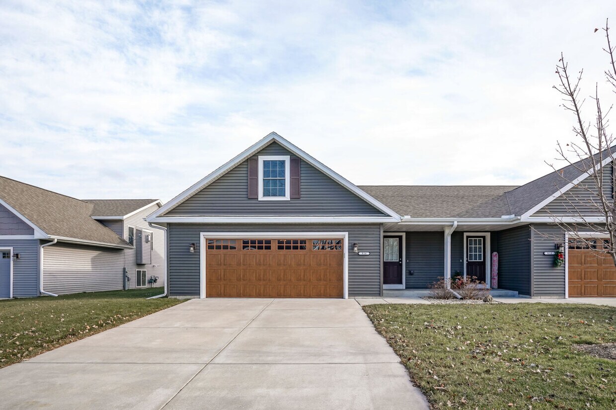 810 Thompson Dr, Oregon, WI 53575 House Rental in Oregon, WI