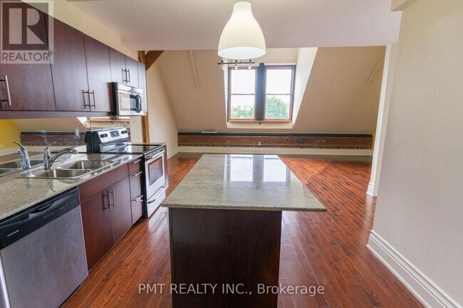 Photo du bâtiment - 200 Stinson St