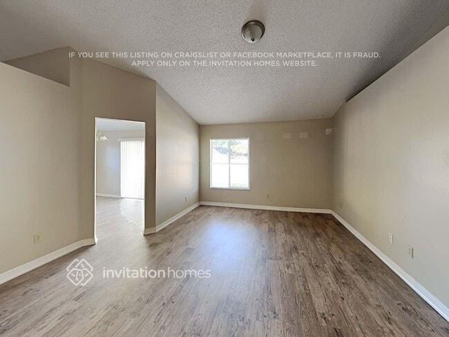 Foto del edificio - 8201 Scarborough Ct