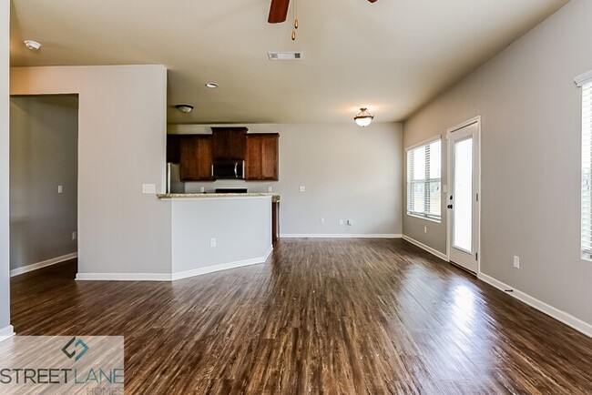 Building Photo - Charming 4 Bedroom in McDonough!