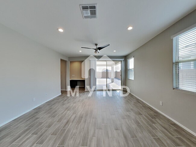Building Photo - 1231 E Jahns Dr