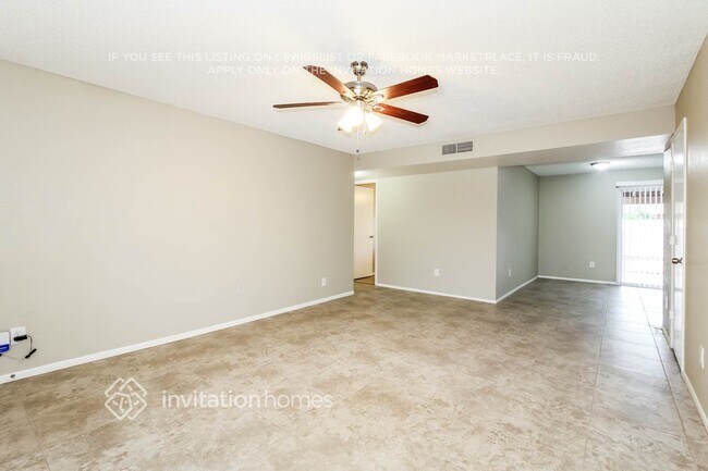 Building Photo - 7140 W North Ln