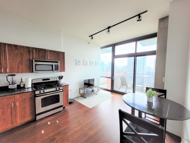 Building Photo - 235 W Van Buren St
