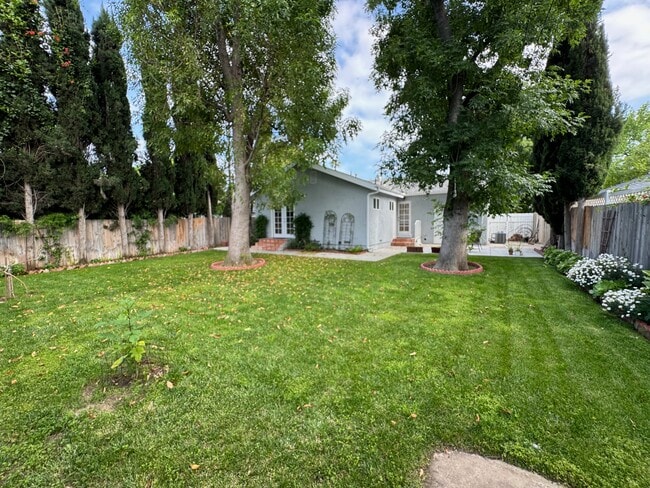 Building Photo - 18043 Martha St