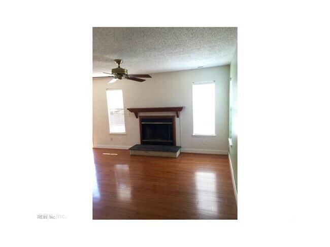 Building Photo - For Rent!!