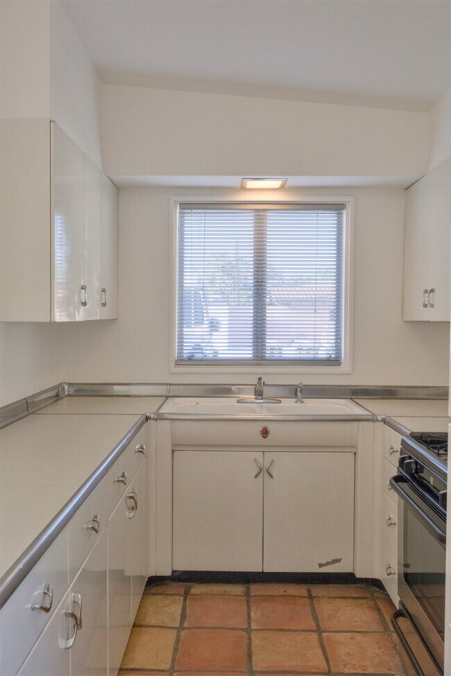 Foto del edificio - 975 E Camino Parocela