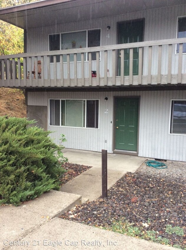 Primary Photo - 2108 Alder St
