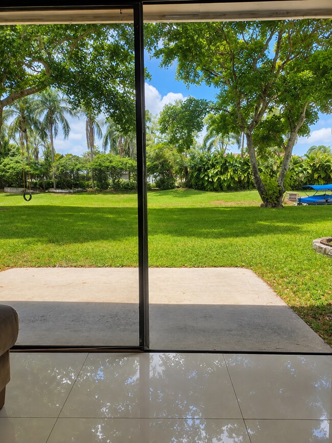 Building Photo - 12760 Spinnaker Ln