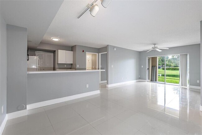 Foto del edificio - 2600 S University Dr