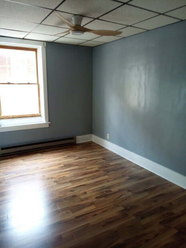 Foto del edificio - 105 W Monroe Ave