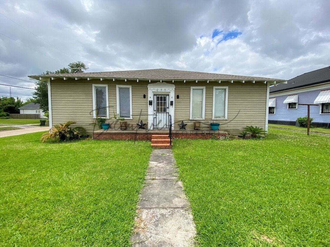 Primary Photo - 630 Pryce St
