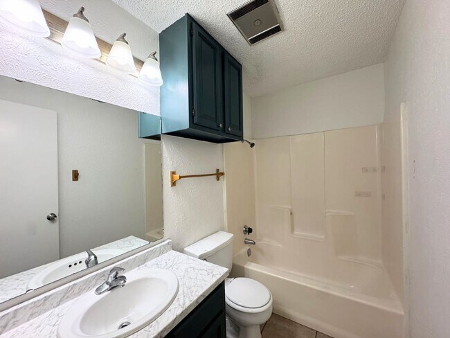 Foto del edificio - 6207-6207 Sandlin Ave