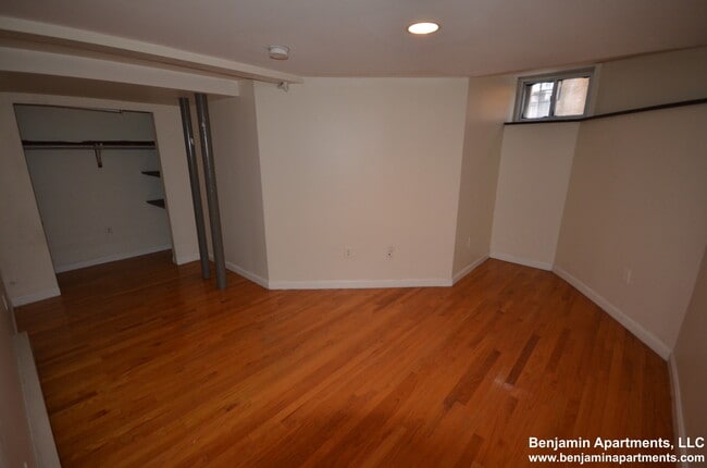 Building Photo - 171 Hemenway St