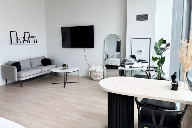 Foto del edificio - 311 W Illinois St