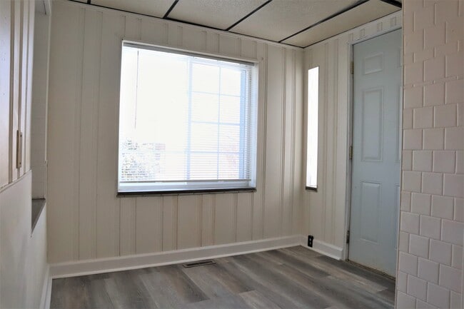 Building Photo - 723 169th St