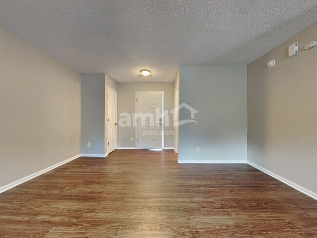 Building Photo - 15050 Fawn Hollow Lane