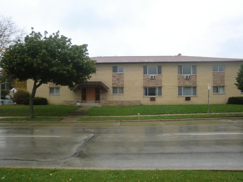 Primary Photo - 10428 W Lincoln Ave