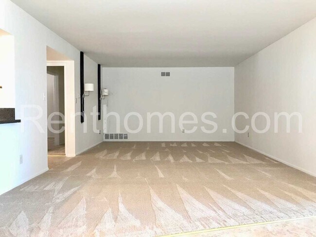 Foto del edificio - 4931 Sky St