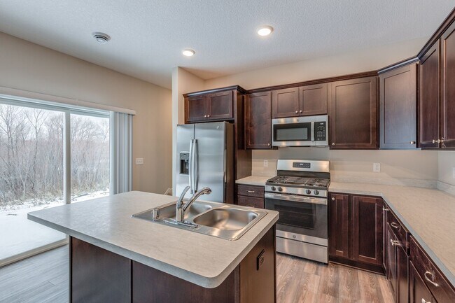 Building Photo - For RENT in Monticello: 3bd 3ba 2car garag...