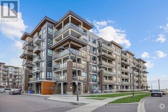 Building Photo - 10-210 Esplanade Ln