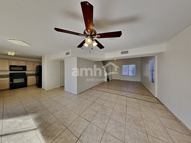 Foto del edificio - 10633 W Piccadilly Rd