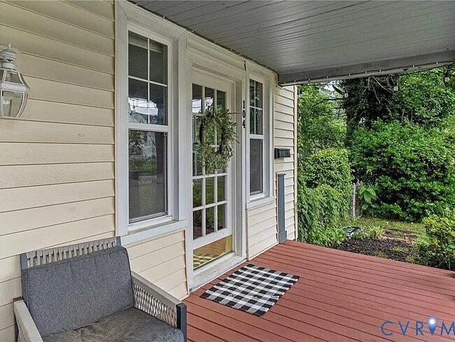 Building Photo - 104 E Union St