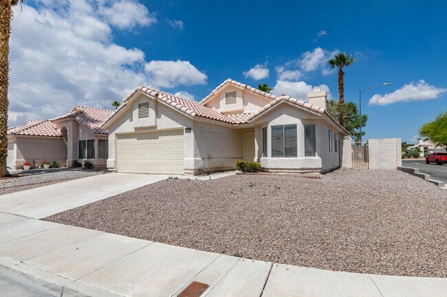 Building Photo - Comfort & Convenience in This 3-Bedroom De...