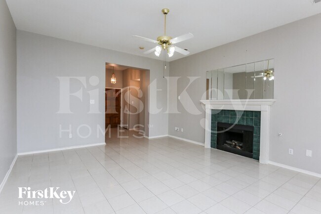 Foto del edificio - 1203 Jamestown Ct