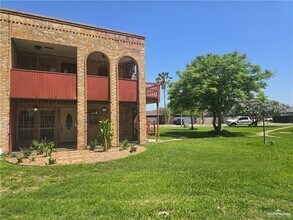 Building Photo - 33 Highland Park Ave