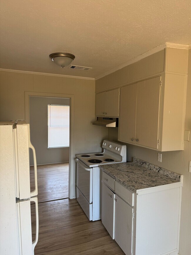 Foto del edificio - 332 N Flag Chapel Rd