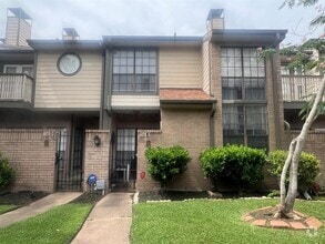 Building Photo - 736 Country Pl Dr