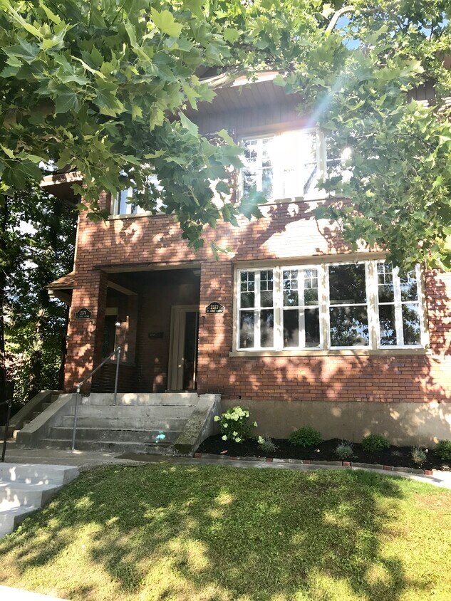 Primary Photo - 2372 St James Ave