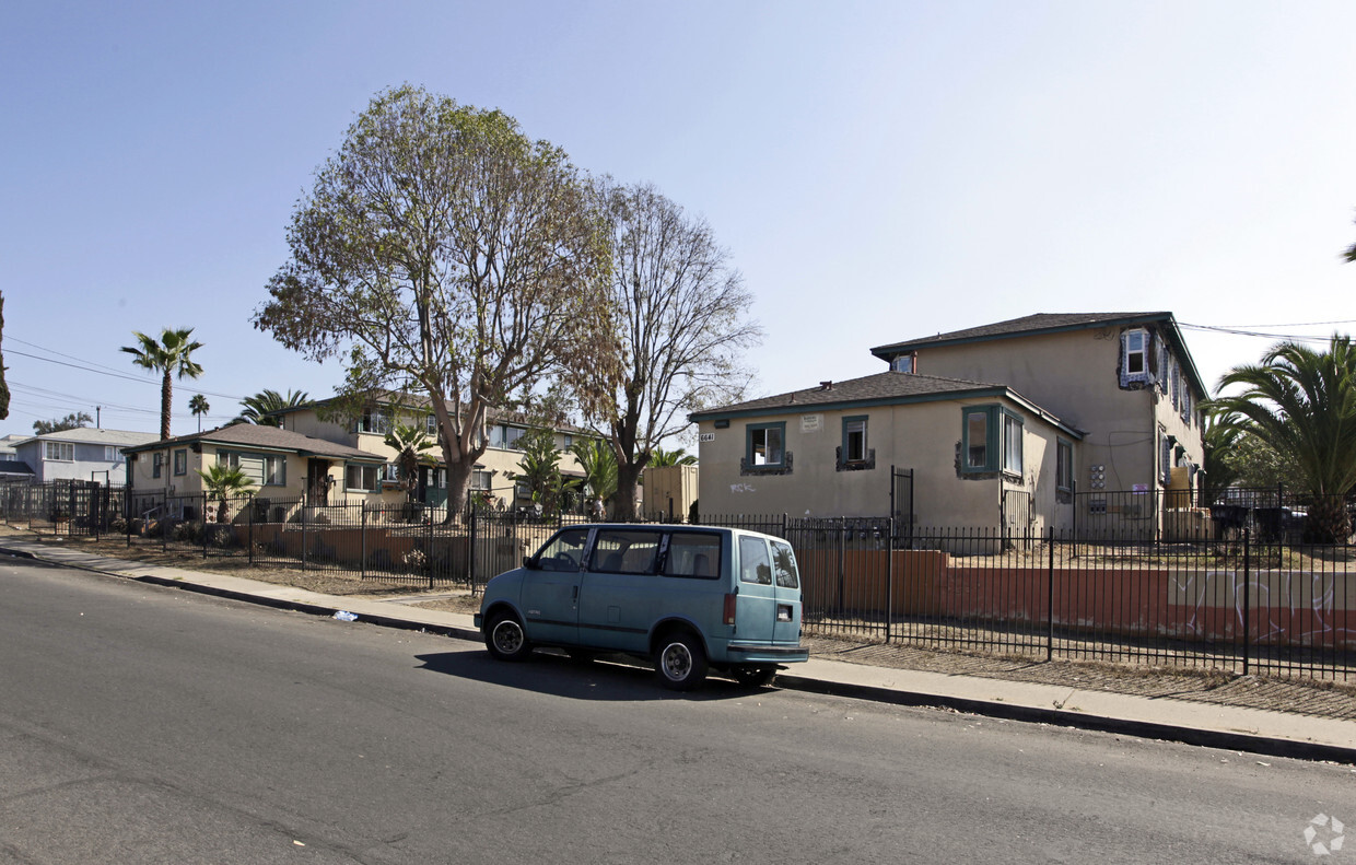 Primary Photo - Kelly Street Apartments