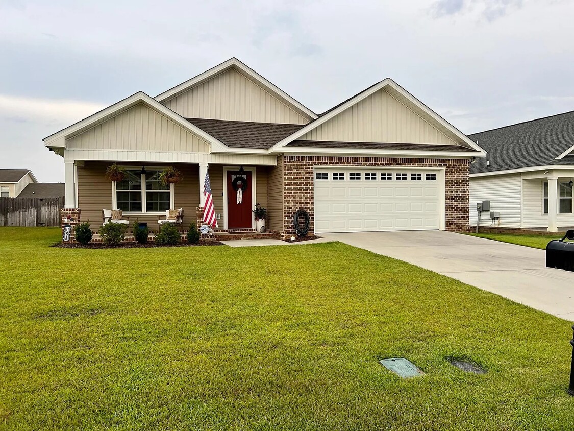 Primary Photo - 117 Longleaf Ln