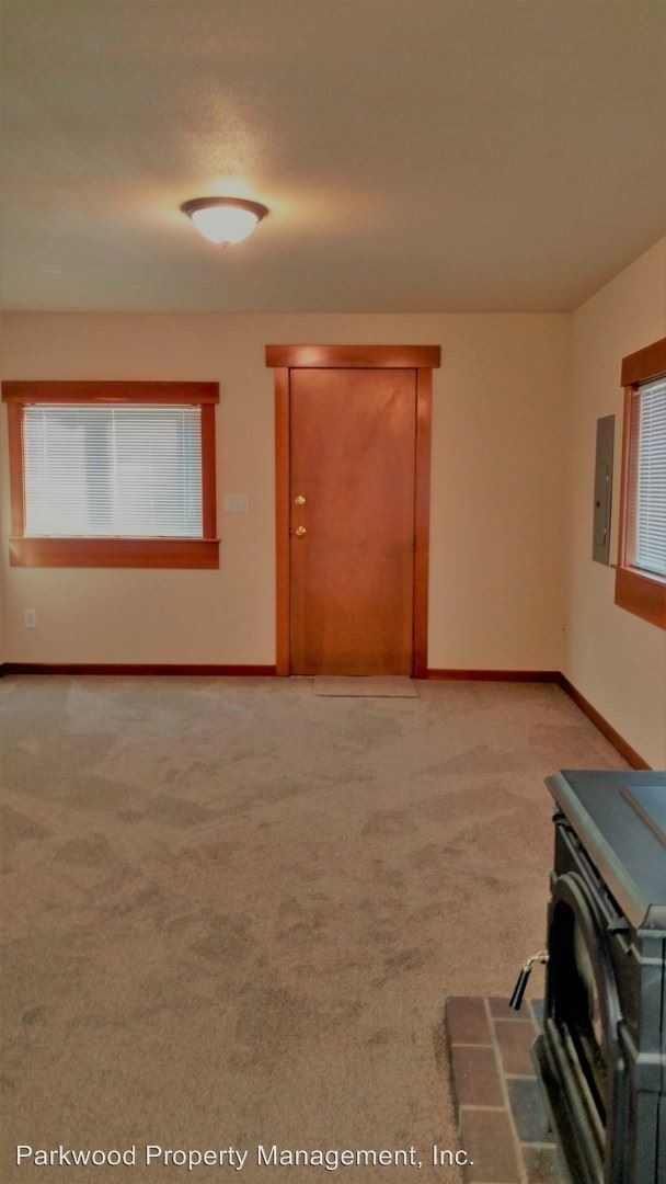 Foto del edificio - 1 br, 1 bath House - 7610 Burgess St W