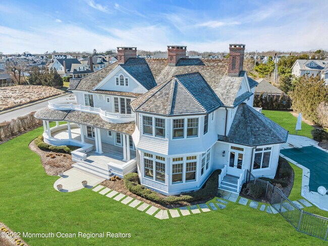 Building Photo - 1703 Ocean Ave
