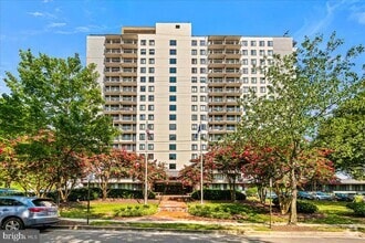 Building Photo - 801 N Pitt St