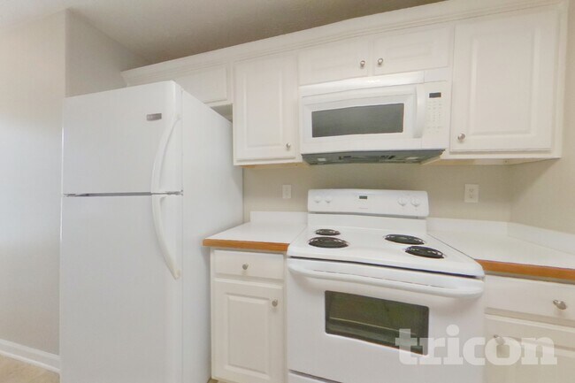 Building Photo - 460 Vinemont Ridge