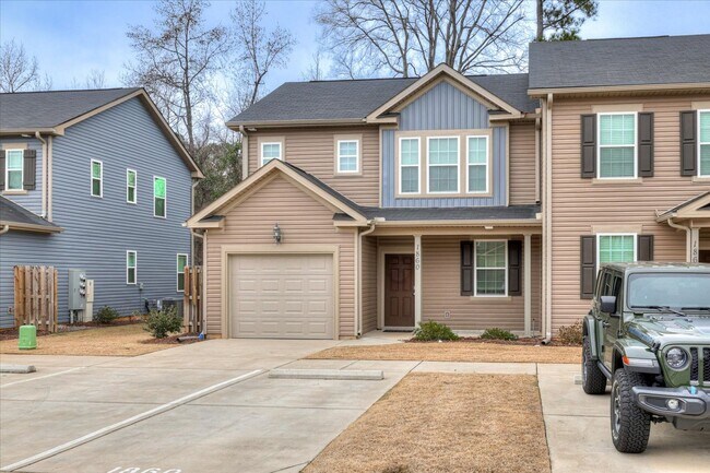 Foto del edificio - Beautiful Townhome minutes from I-20