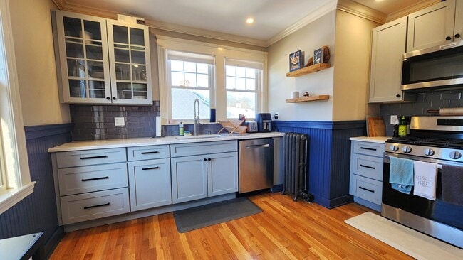 Building Photo - 33 Lane Park