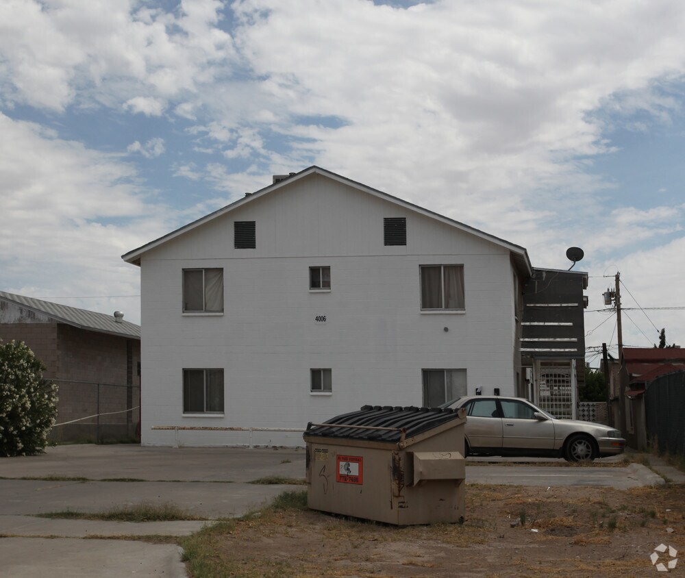 Primary Photo - 4006 Laredo Ave
