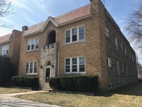 Building Photo - 4621 S Lake Dr