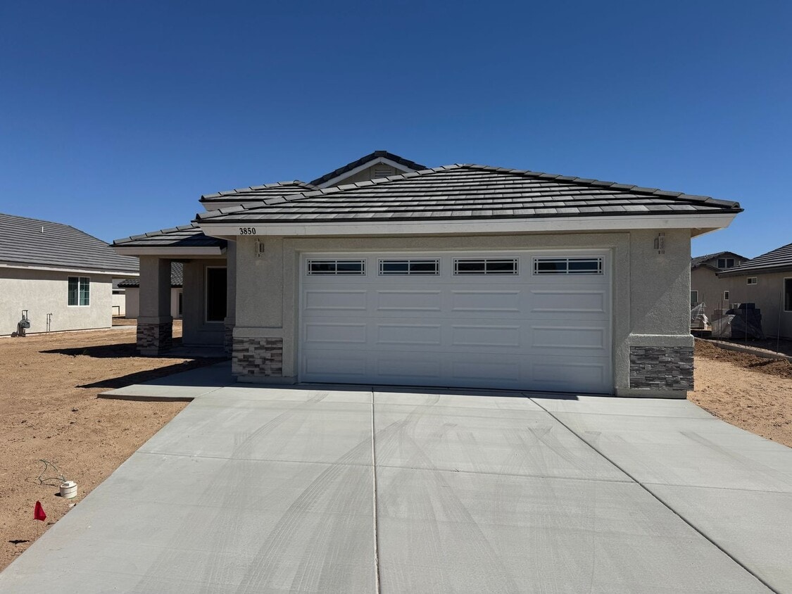 Primary Photo - Brand New 3 bedroom home with 2 car garage...