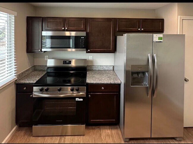 Foto del edificio - 12770 Mission Meadow Dr