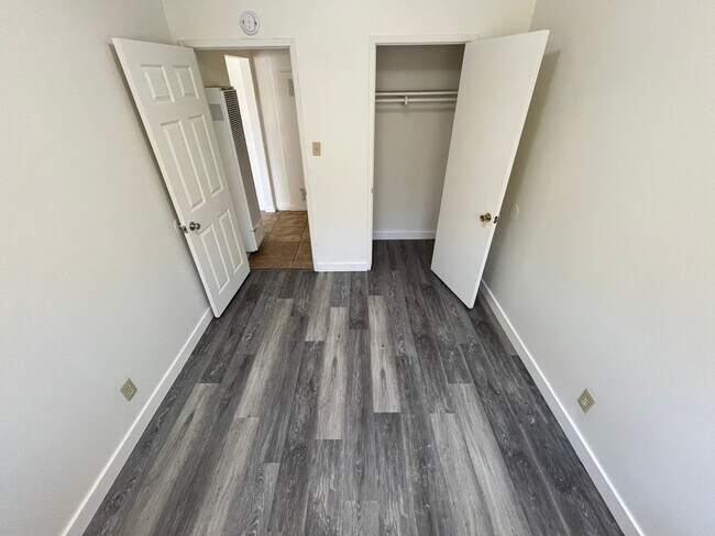 Foto del edificio - 408 N M St