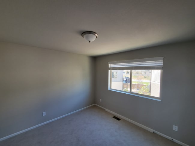 Building Photo - 7046 Silvergrass Dr
