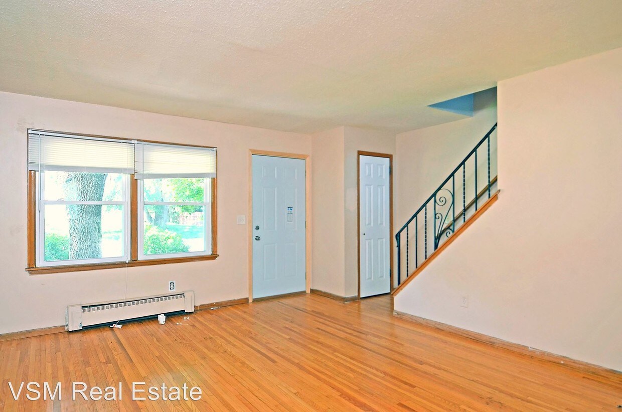 Foto principal - 5801 2nd St NE