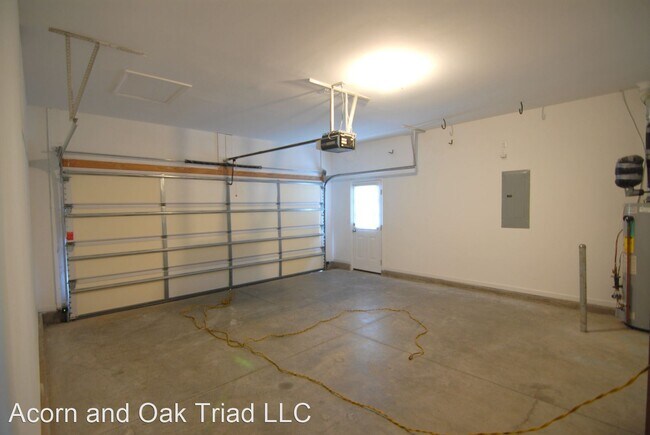 Building Photo - 4 br, 2.5 bath House - 289 Water Lily Cir